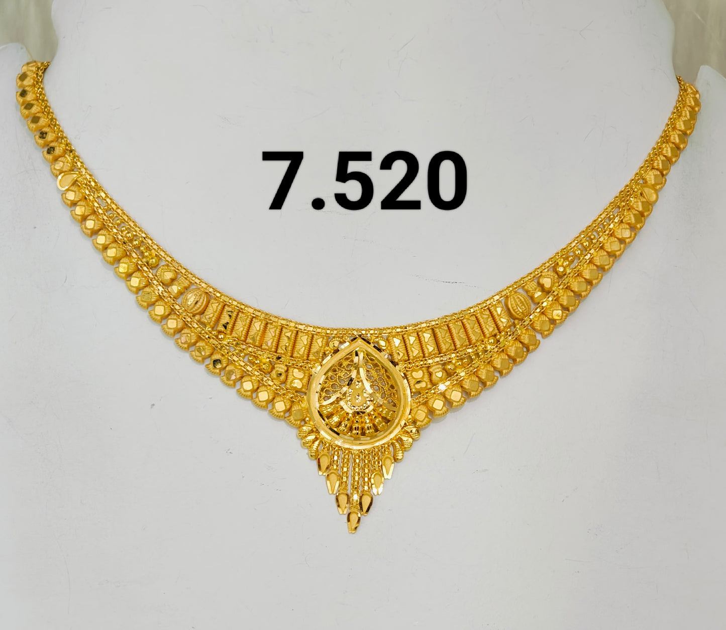 Short regular necklace 272