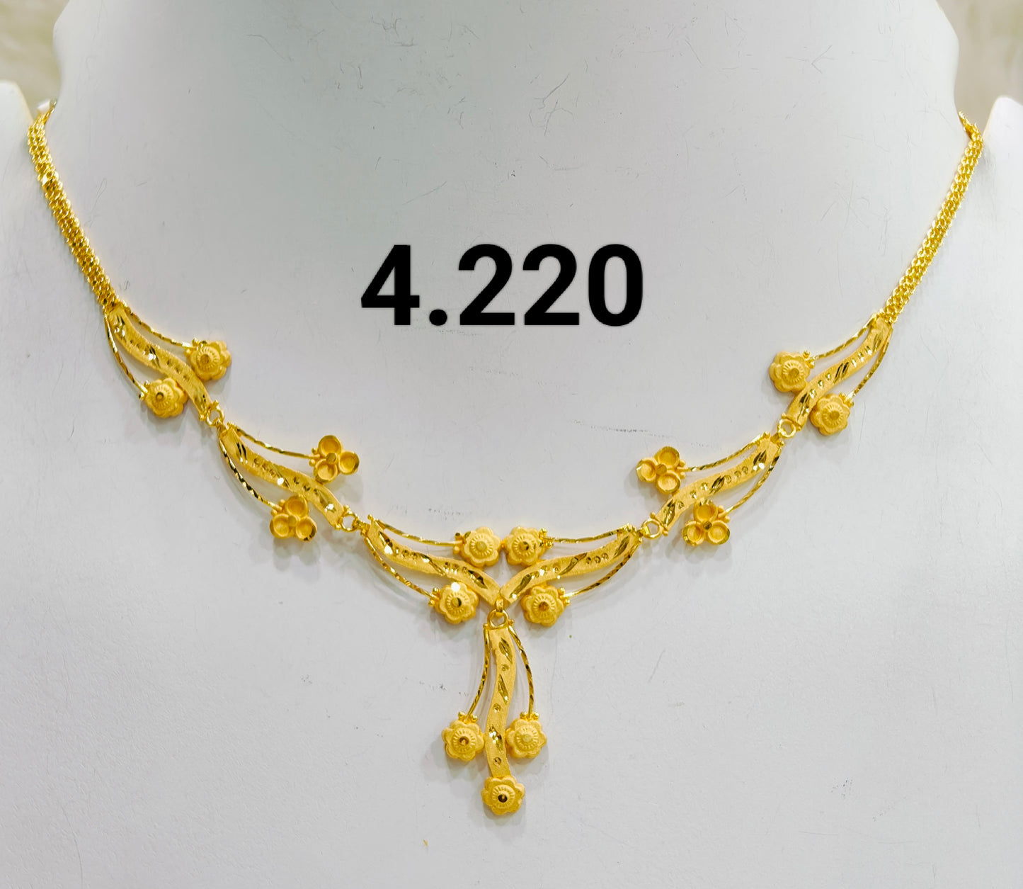 Short regular necklace 218