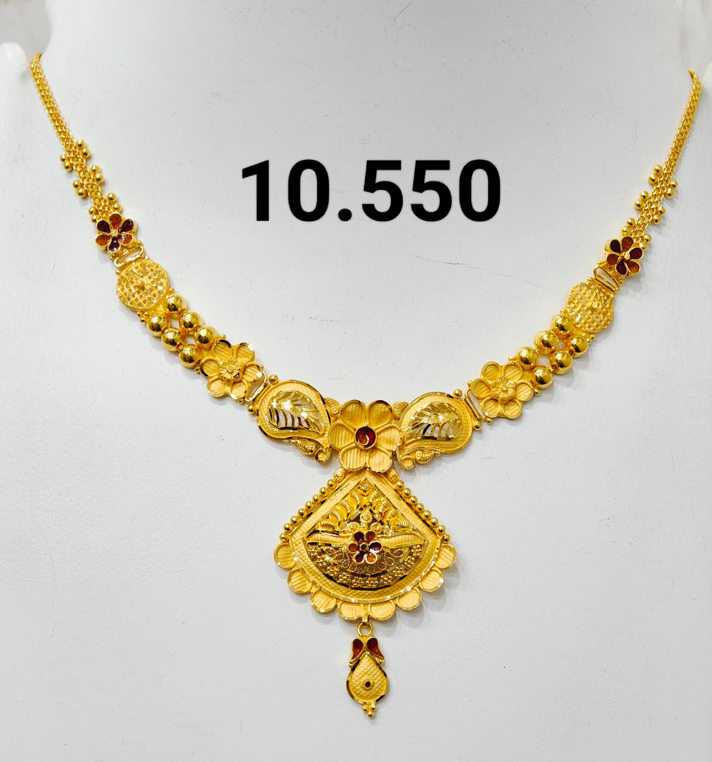Short regular necklace 244