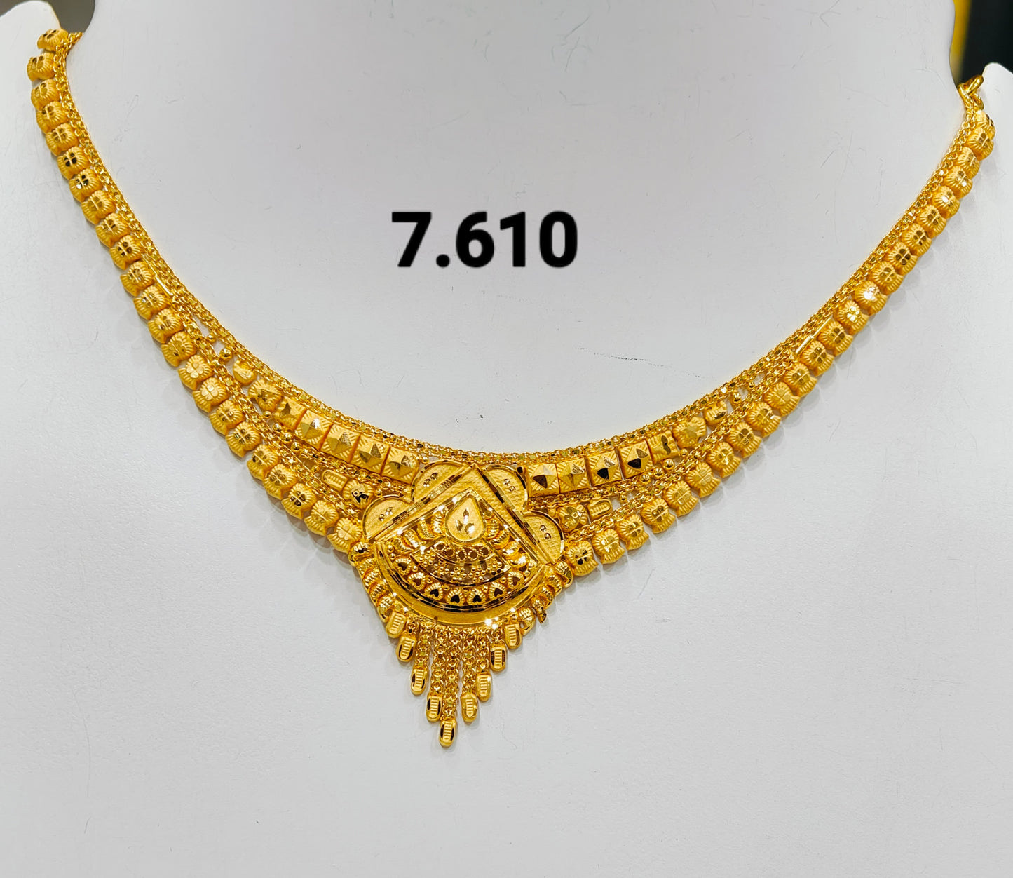 Short regular necklace 335