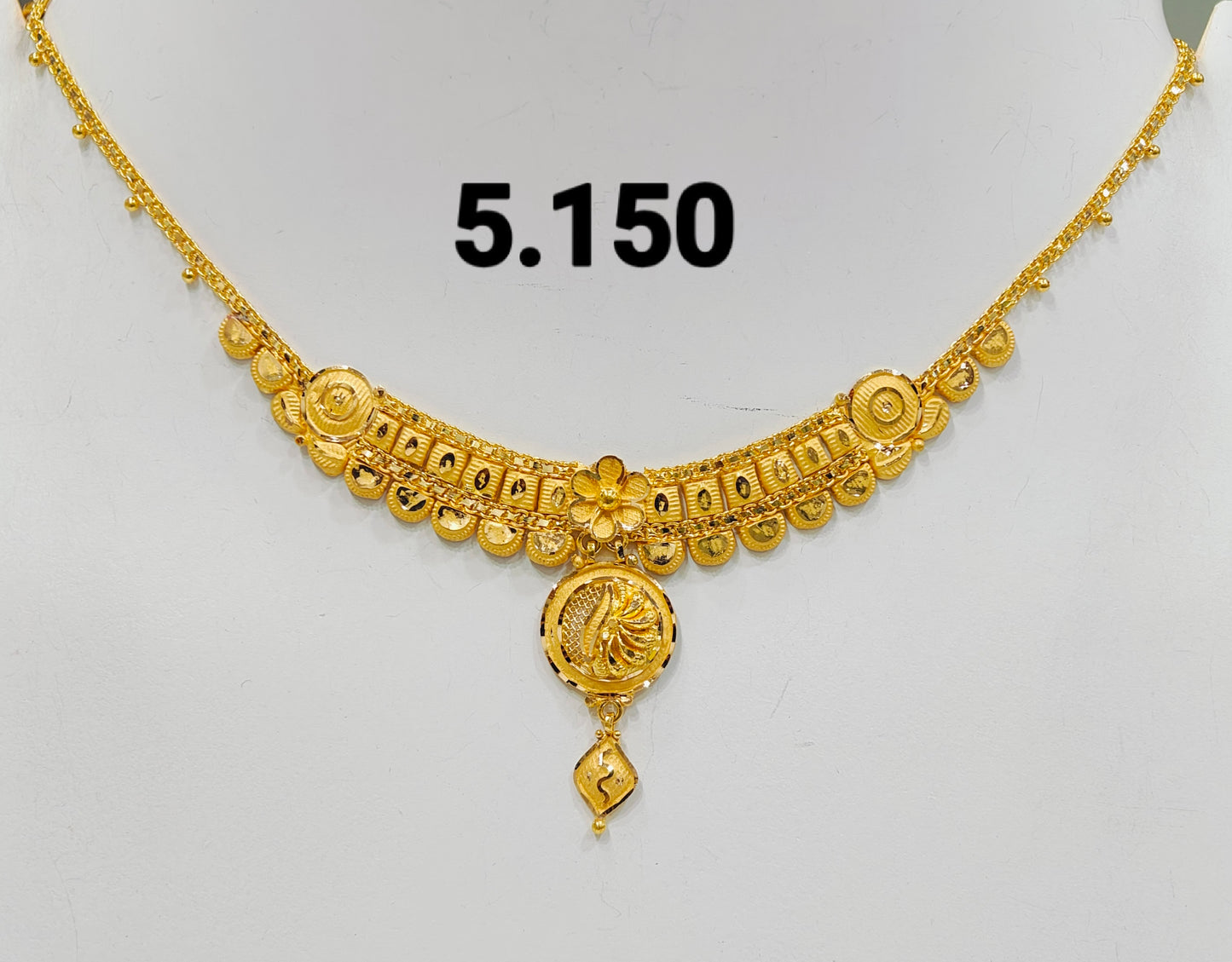 Short regular necklace 329