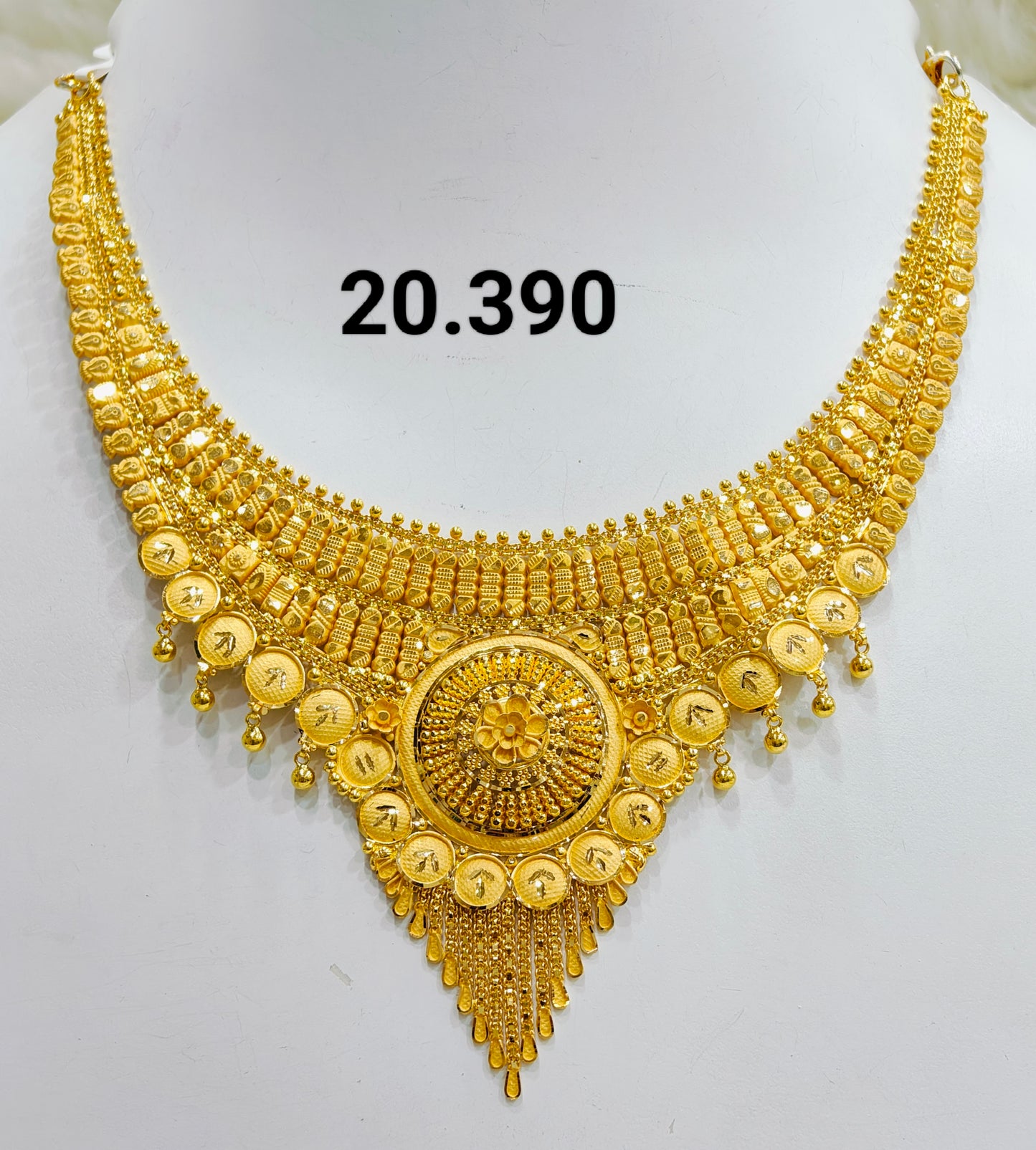 Short regular necklace 205