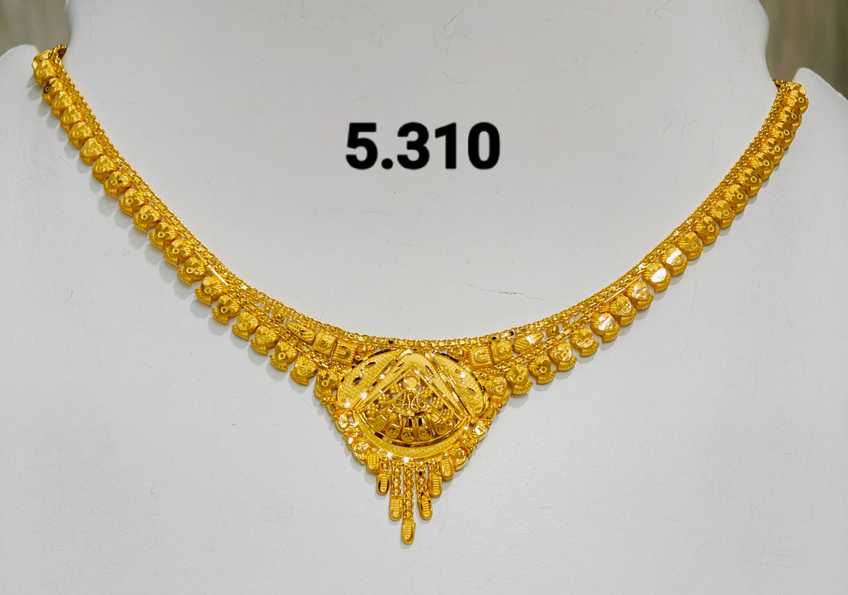Short regular necklace 338