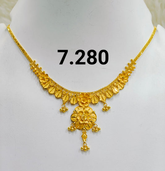 Short regular necklace 228