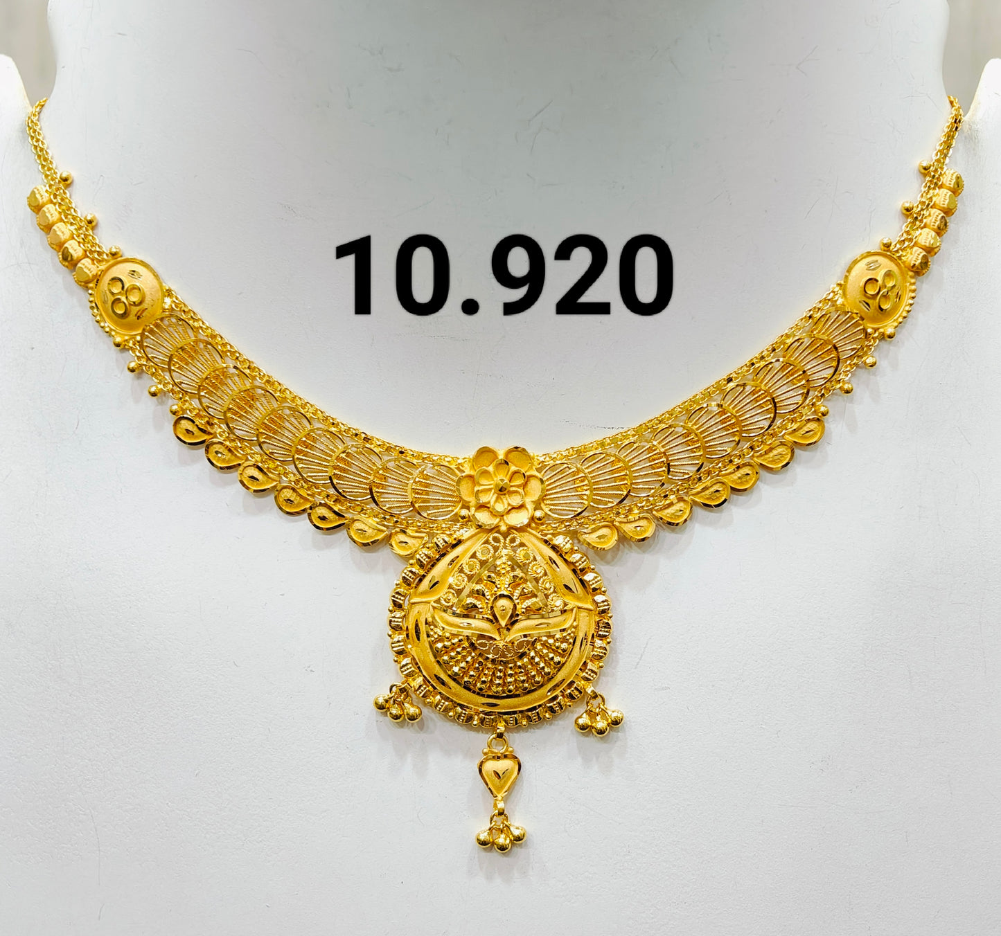 Short regular necklace 253