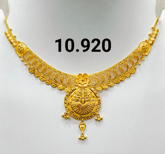 Short regular necklace 253