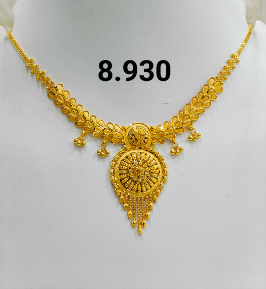 Short regular necklace 233