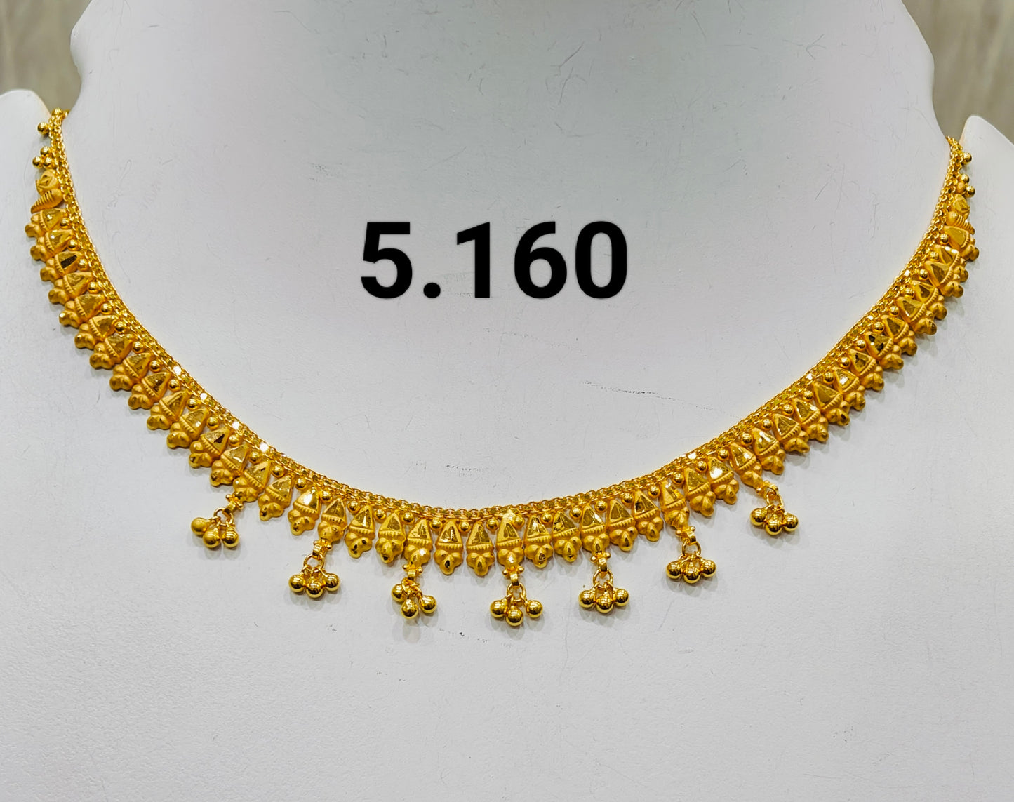 Short regular necklace 251