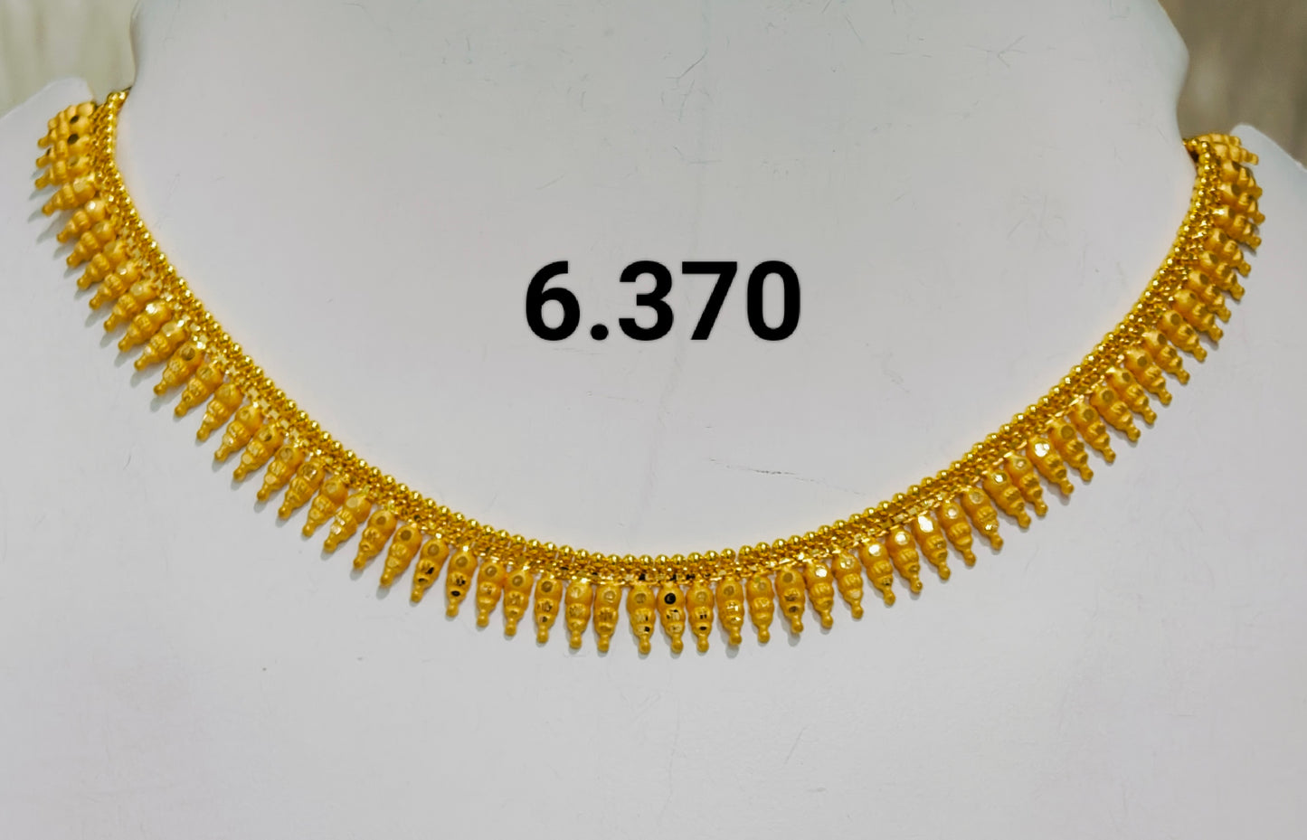 Short regular necklace 301