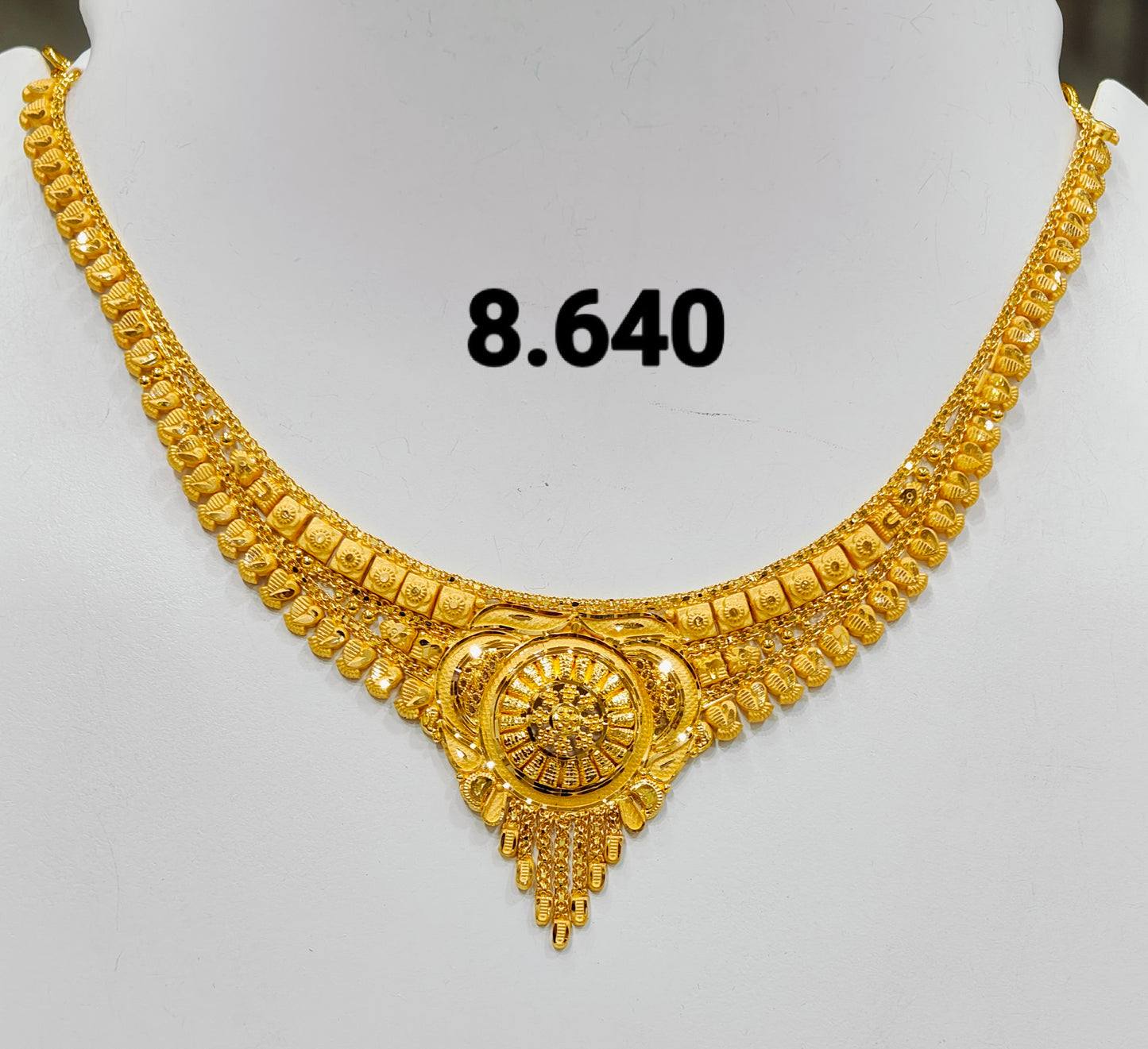 Short regular necklace 330