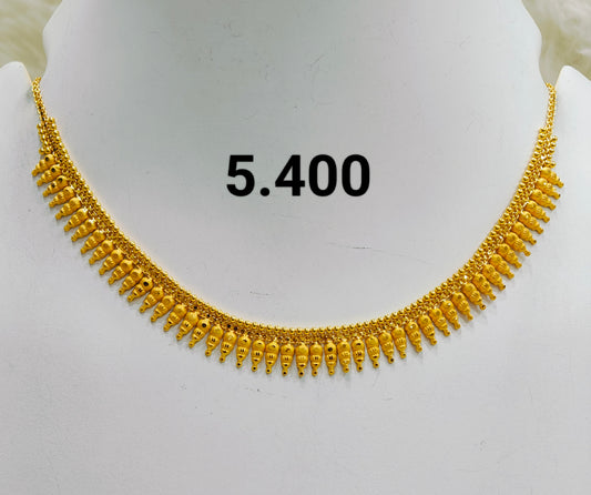 Short regular necklace 212