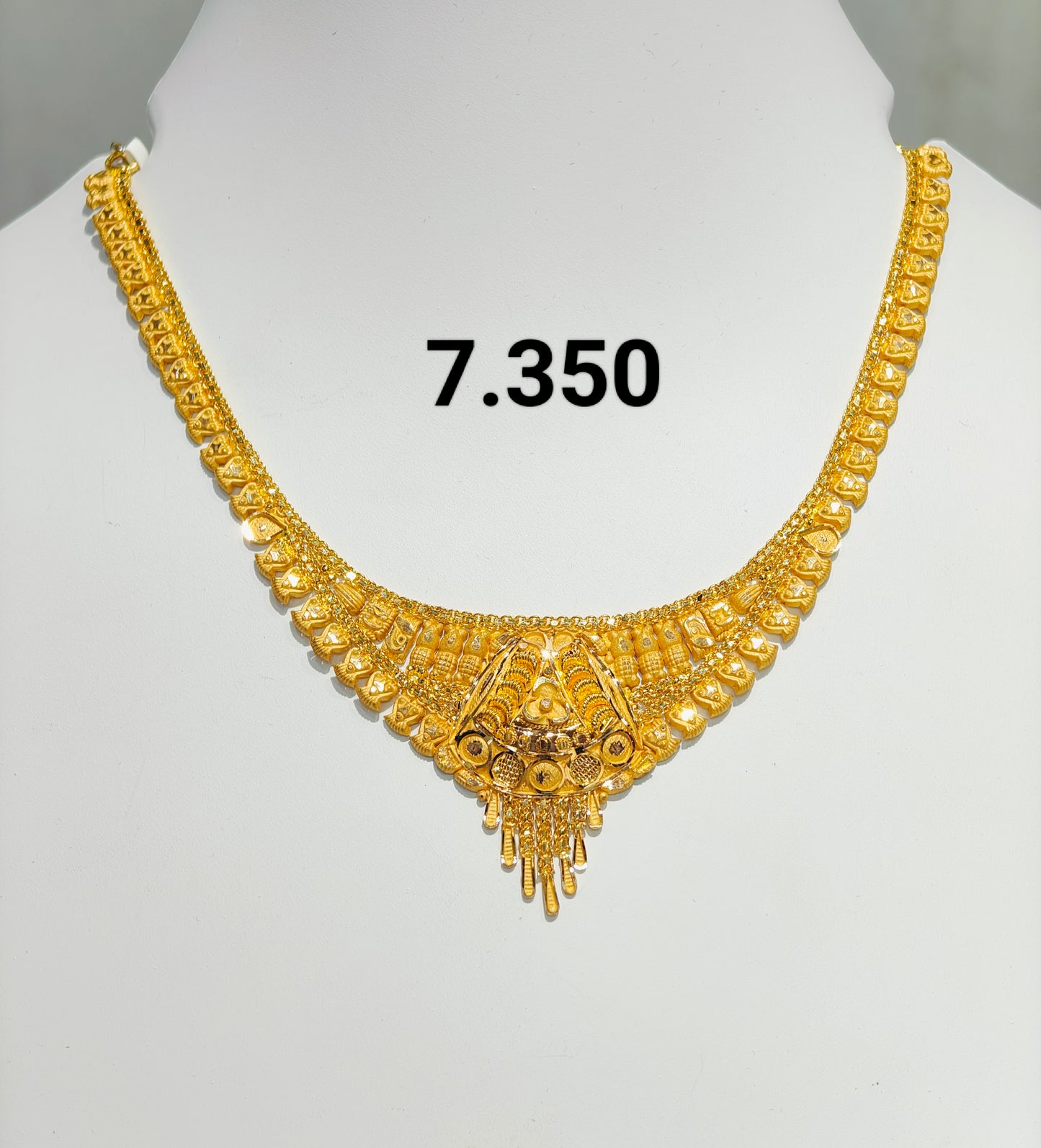 Short regular necklace 197
