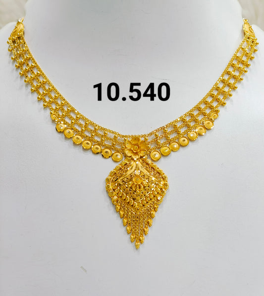 Short regular necklace 235