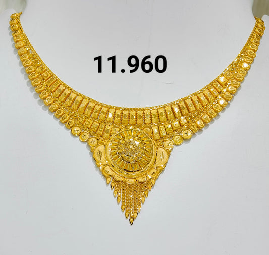 Short regular necklace 305